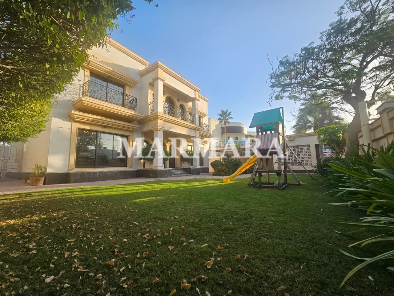 Amazing Full Independent villa | Garden | Top Location