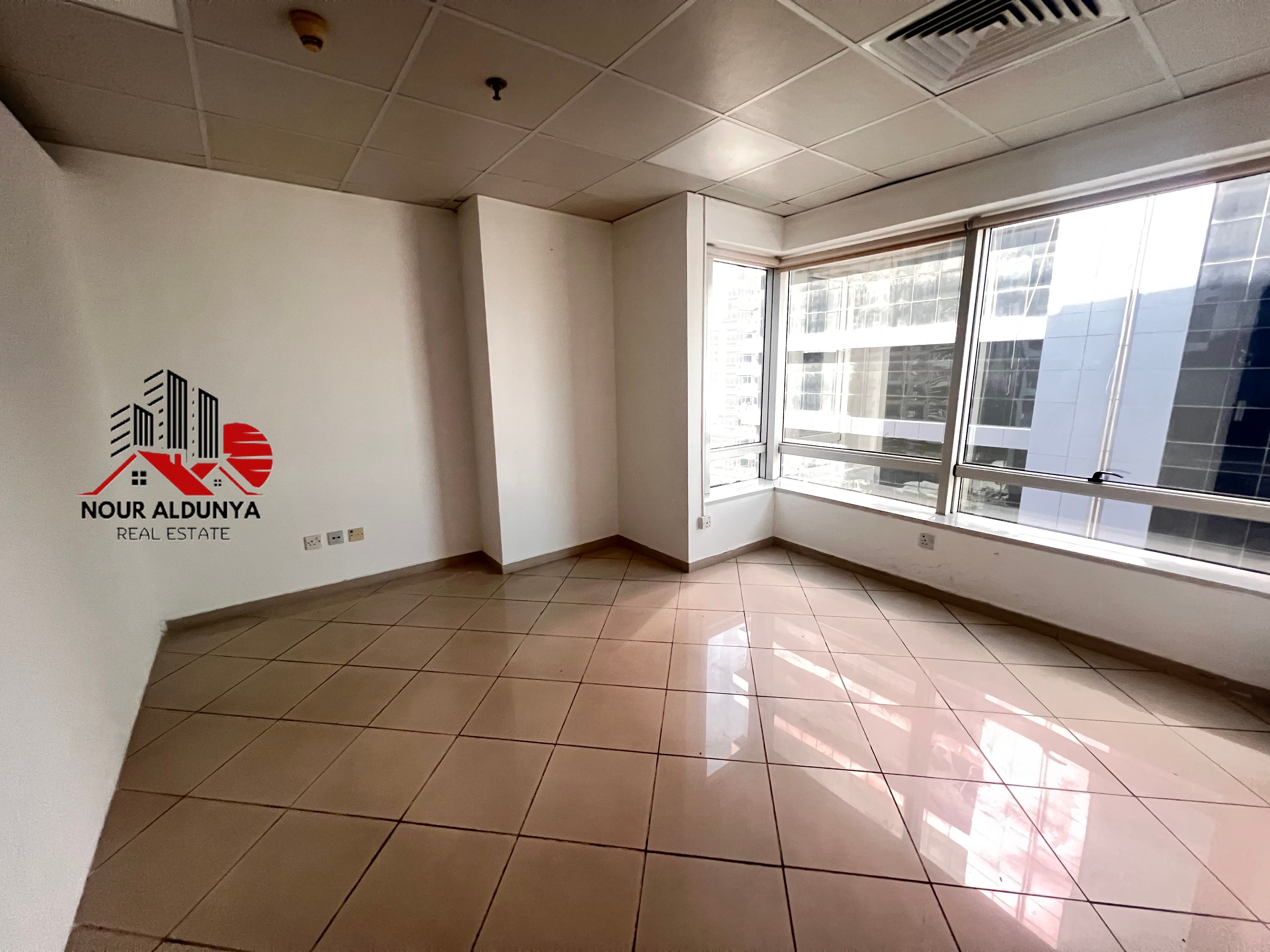FULLY FITTED. Upto 800 sqft office. READY TO MOVE. BOOK NOW . . ///
