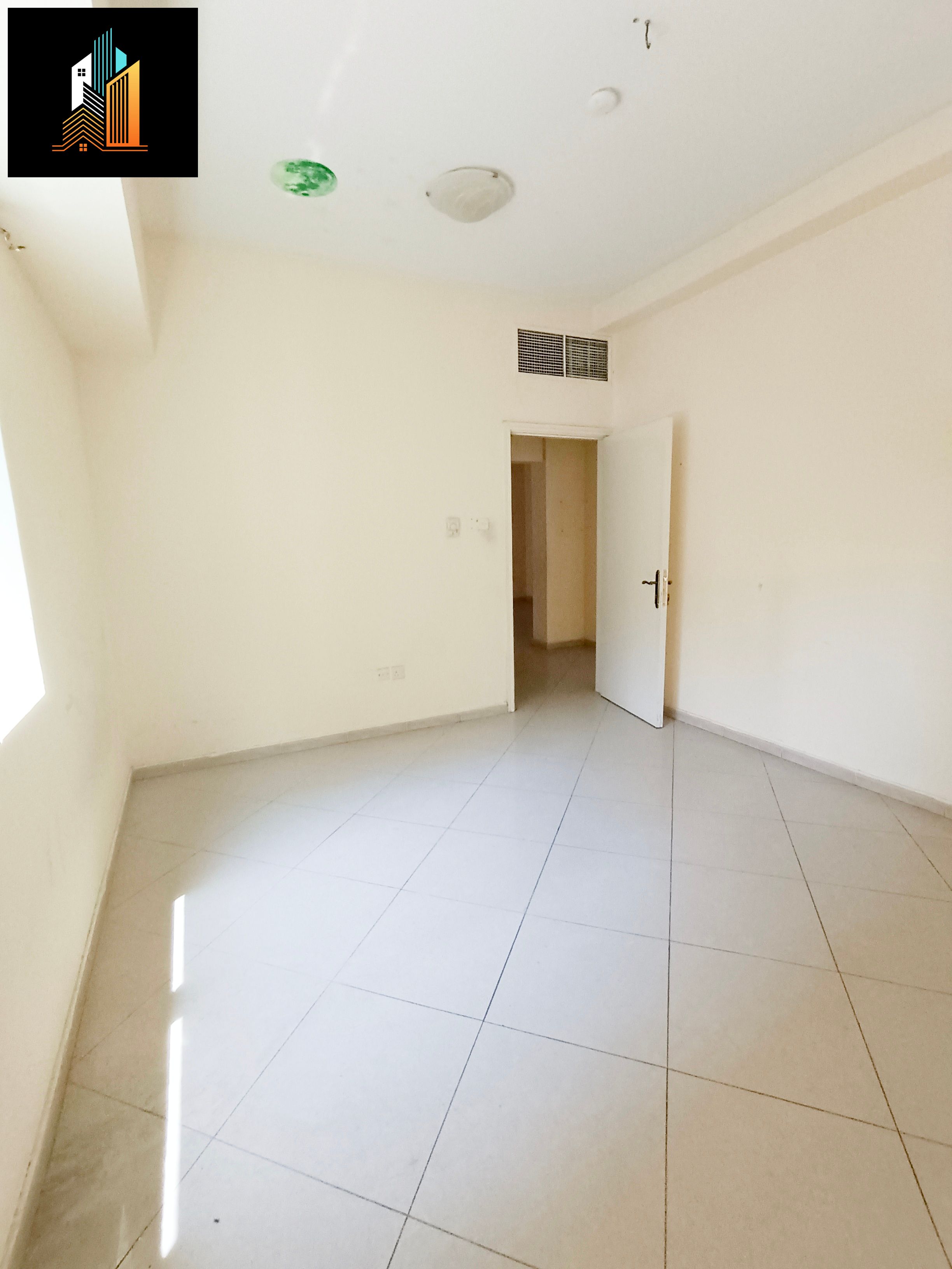 VERY CLEAN 1BHK/2 BATHROOMS+CENTRAL AC/GAS AT PRIME LOCATION