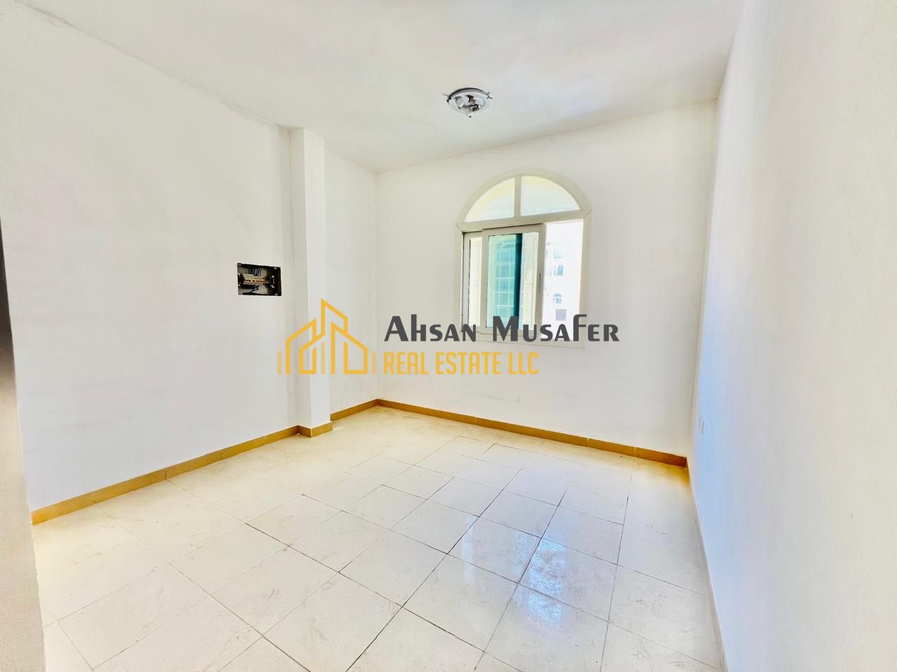 Affordable Living!!! Spacious studio apartment For Family Only in 21k. Close to Dubai Exit. Muwaileh Sharjah