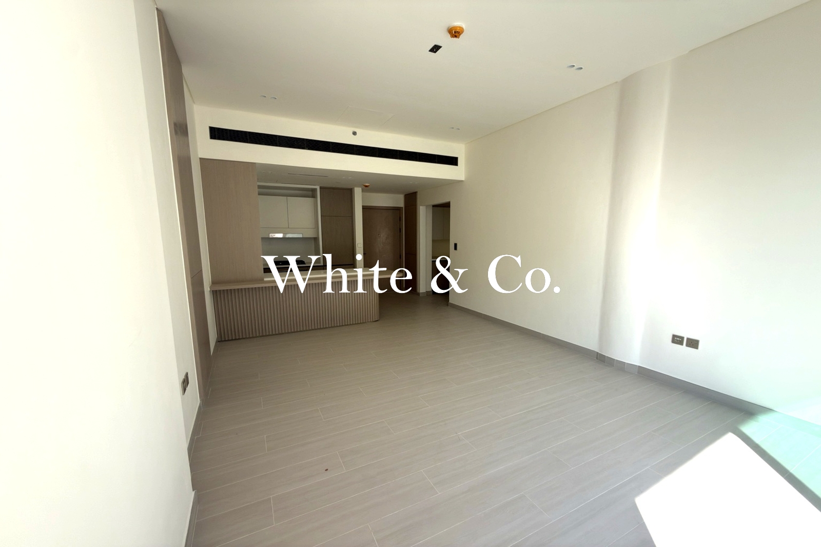 1 Bed | Huge Balcony | No Construction