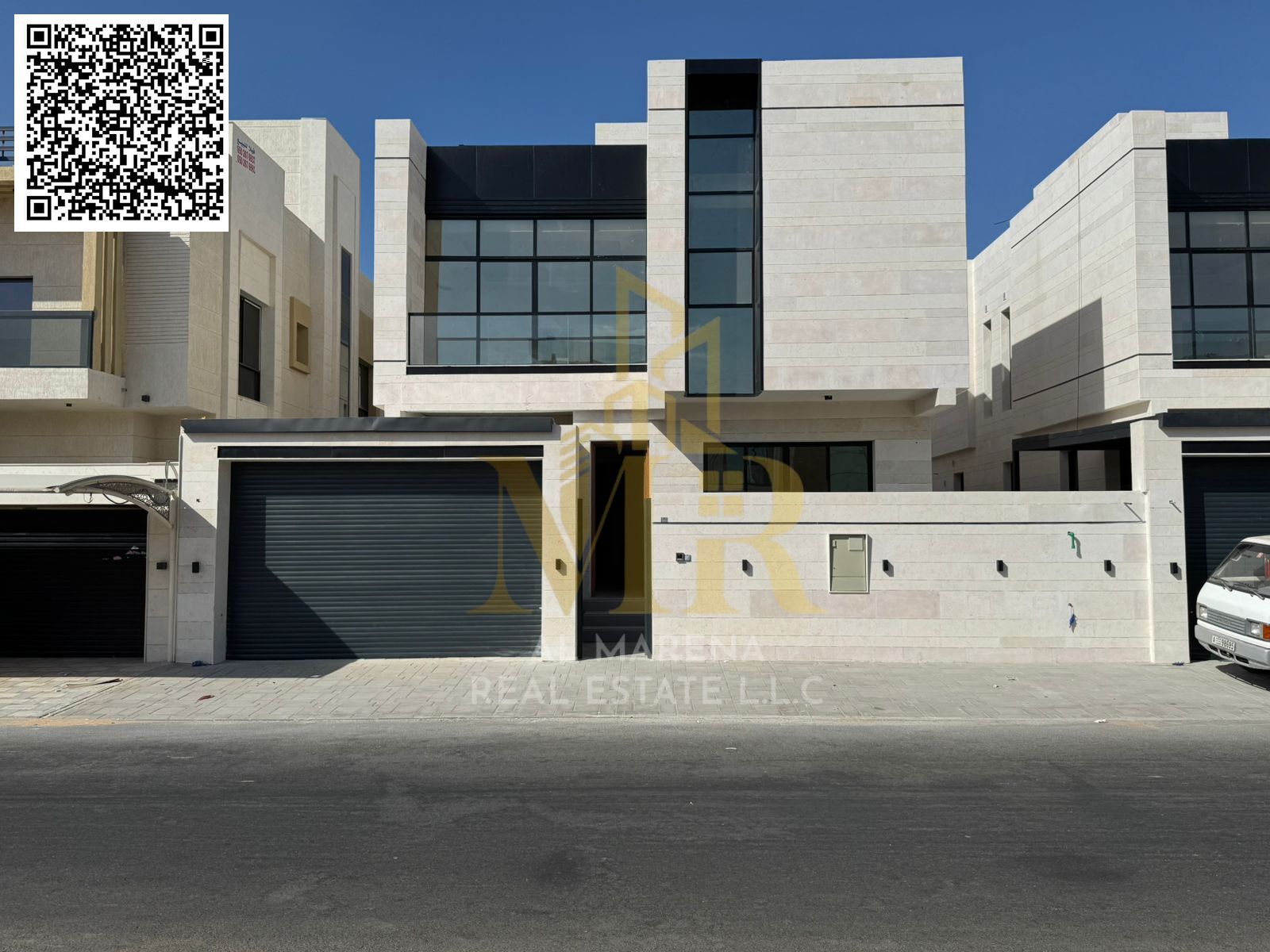 Villa de luxe à vendre dans le quartier d'Al Yasmin – Deux étages et un toit-terrasse. Une opportunité unique d'acquérir une élégante villa au design
