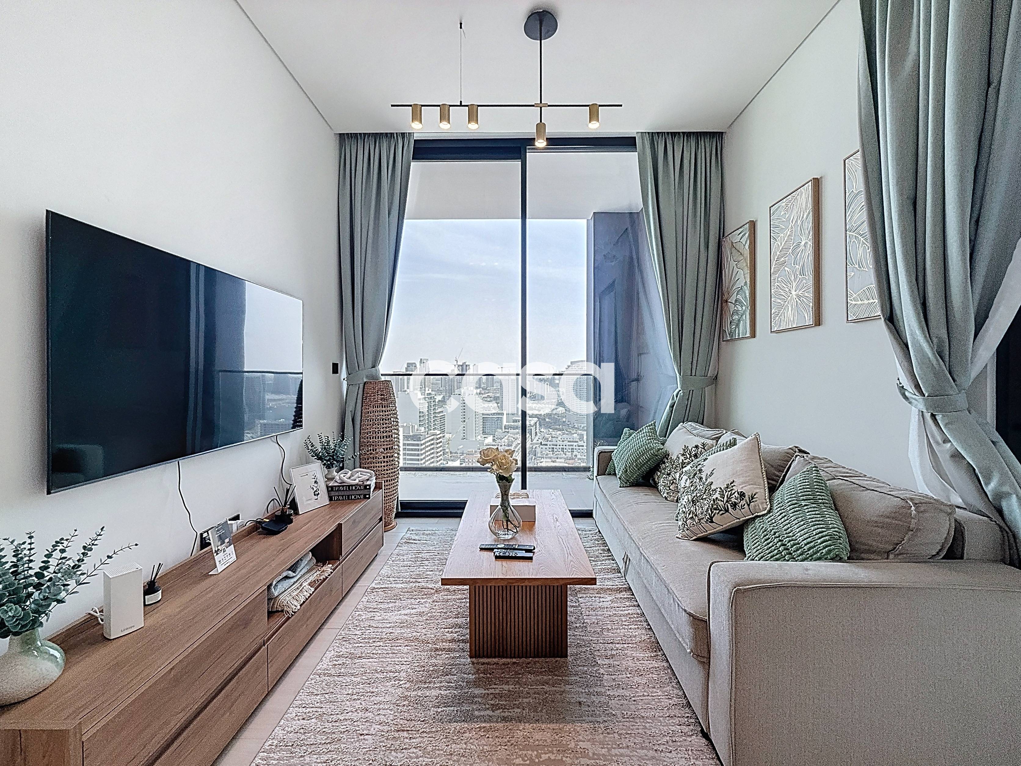Private Pool | High Floor | Community View