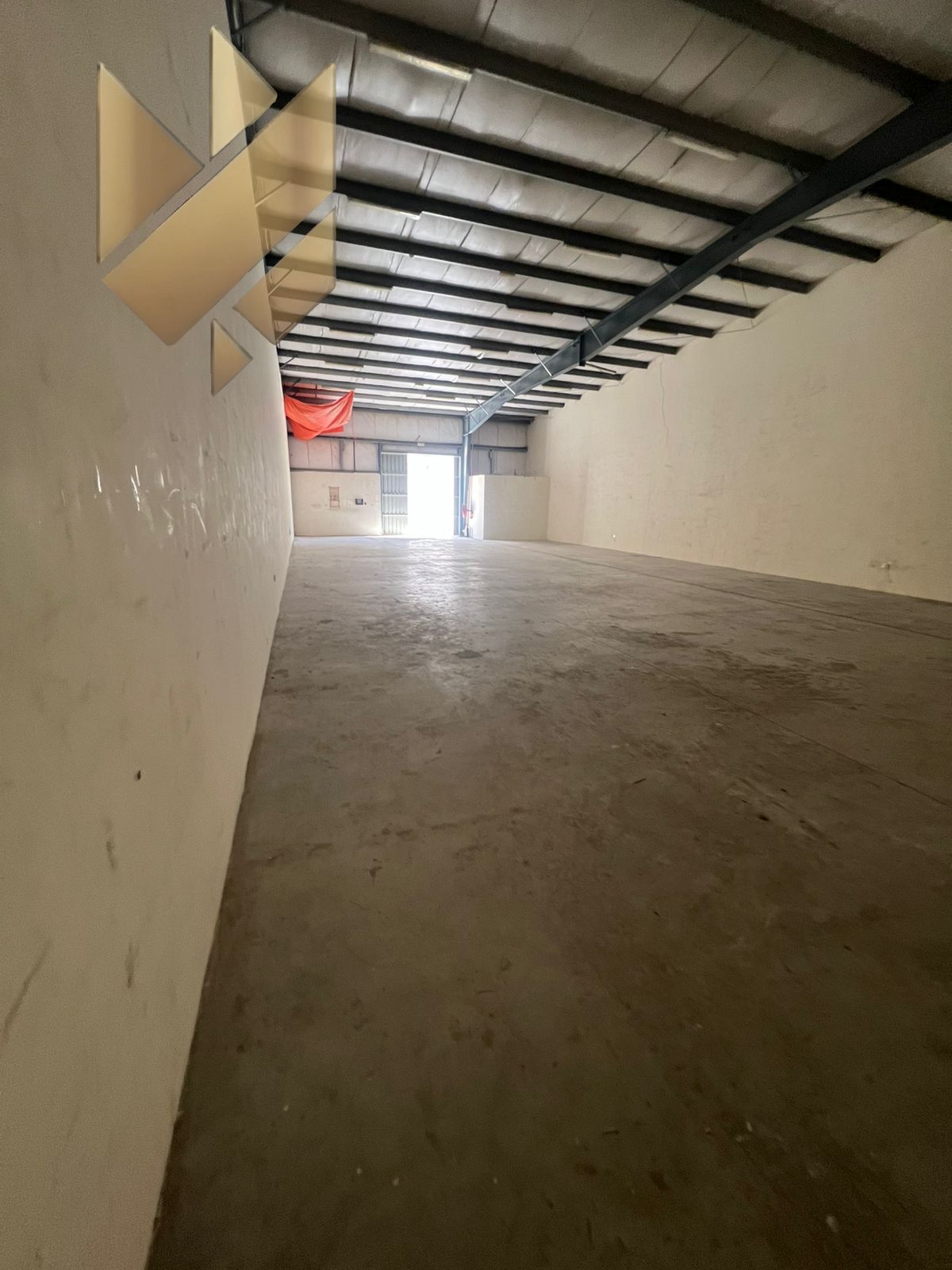 Storage-only warehouse in Industrial Area 18 with 3,000 sqft, final price 150,000, payable in 4 installments with deferred security.