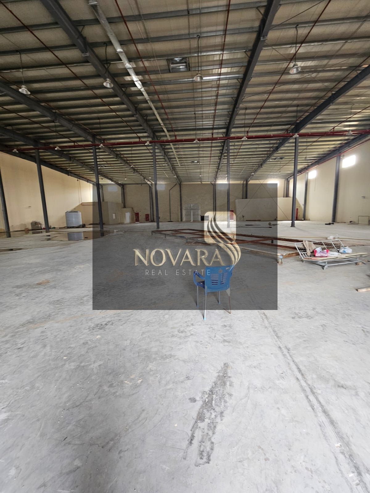 New warehouse for rent in Umm Al Quwain, 45,500 sq ft, 12-room staff accommodation, 715 kW electricity, rent AED 2,500,000