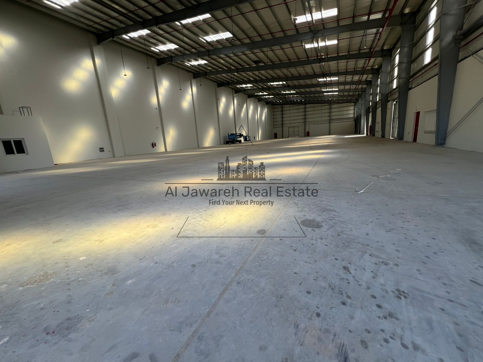 Warehouse for rent, 25,015 sq ft, on the main street, at an excellent price