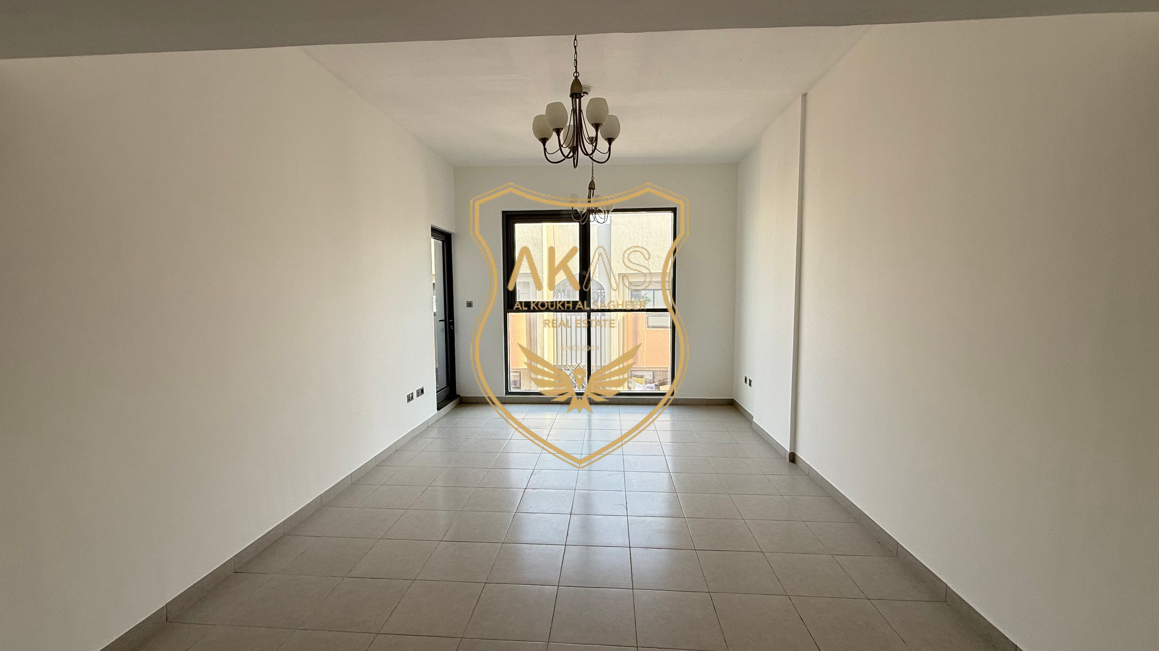 Spacious 1BHK Apartment | Modern | Prime Area| Family Building