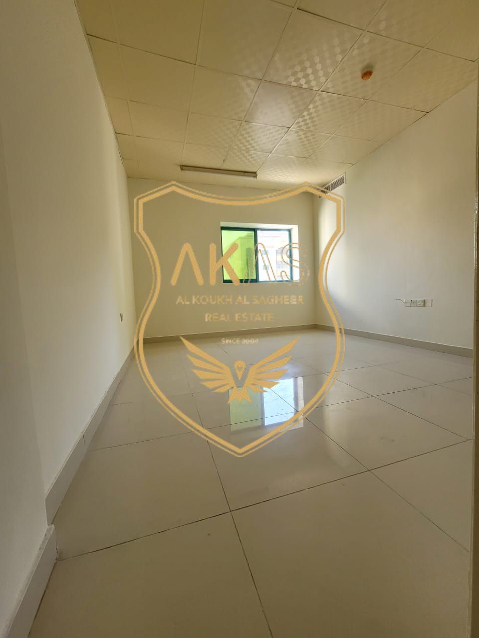 EXCELLENT OFFER 2BHK Centrel Ac, FAMILY SHARRING ALLOWED, WALKING DISTANCE TO SAHARA CENTER