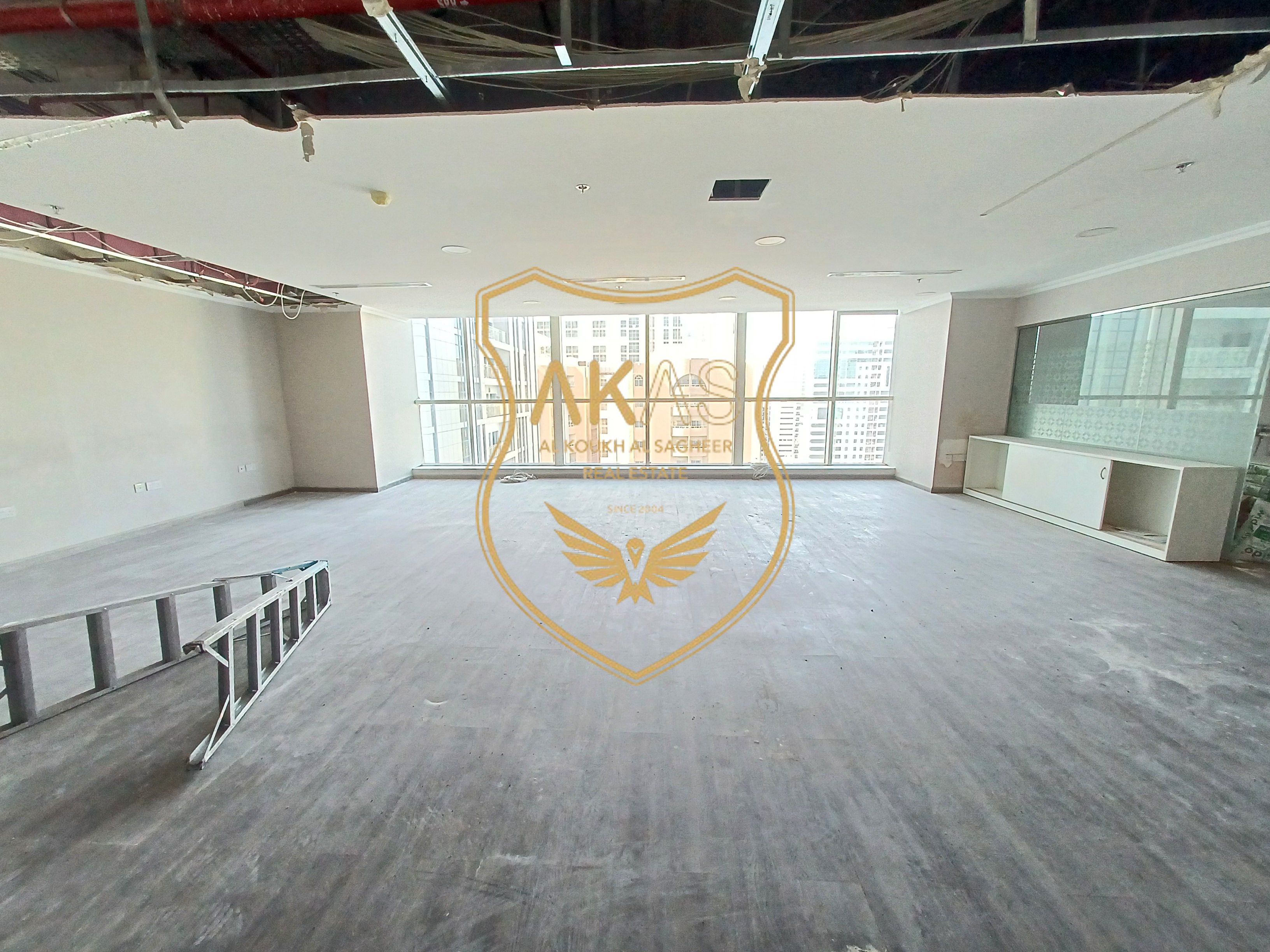 SAMI FITTED OFFICE FOR RENT,GRADE A TOWER,4324 SQ. FT AREA, PR SQ. FT 70 RENT PRIME LOCATION