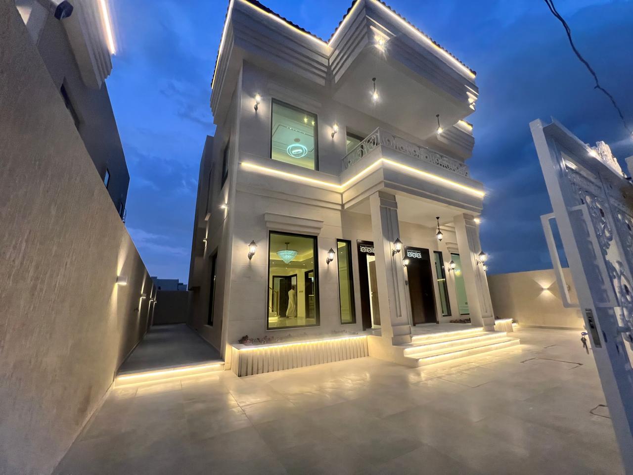 Villa for sale in Al-Haliou 2, close to all services, registration fees included.