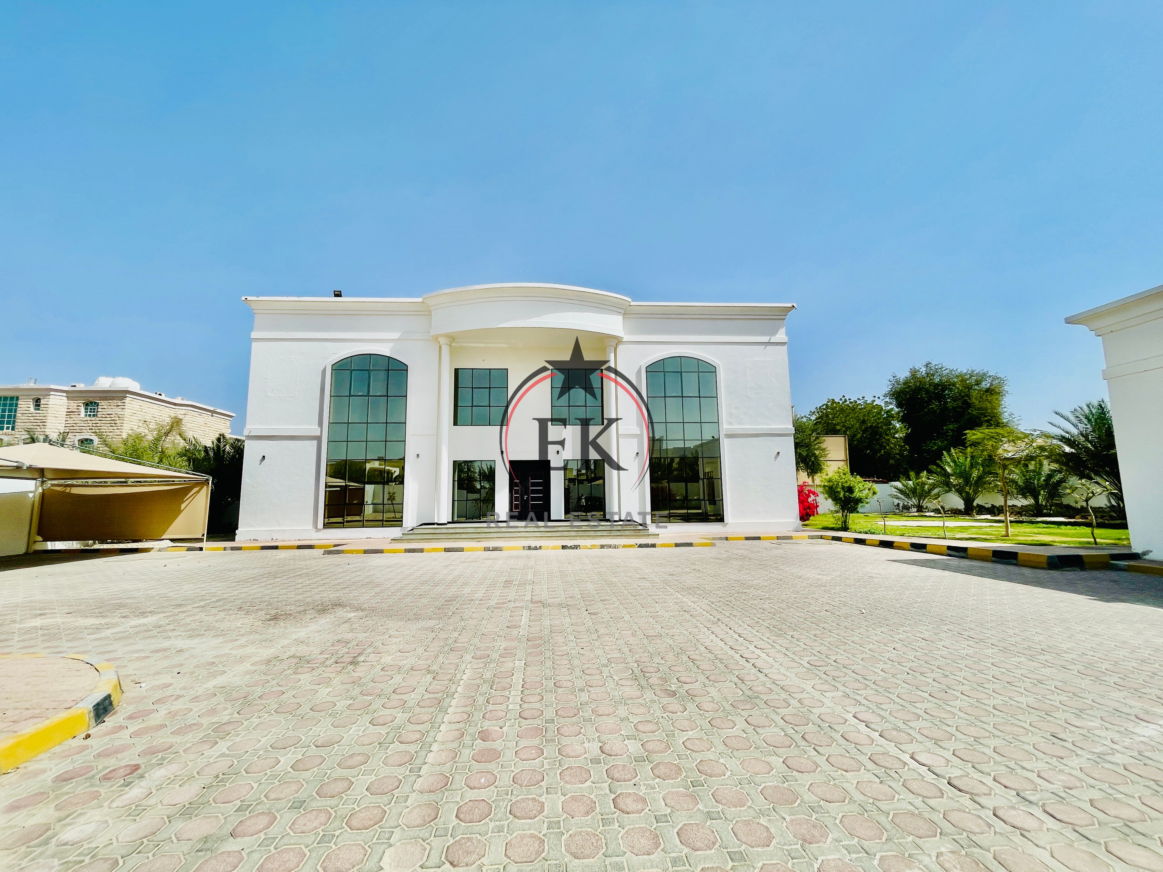 Luxurious Modern Villa Central AC Huge Yard