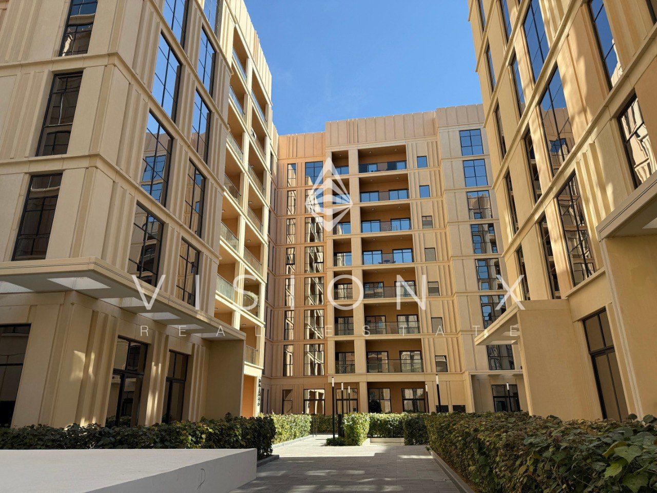 Spacious 3BR | Stunning Views | Prime Location
