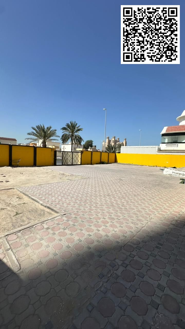 Two-Story Commercial Villa for Rent – Sharjah Borders | 10 Rooms | Large Indoor Parking