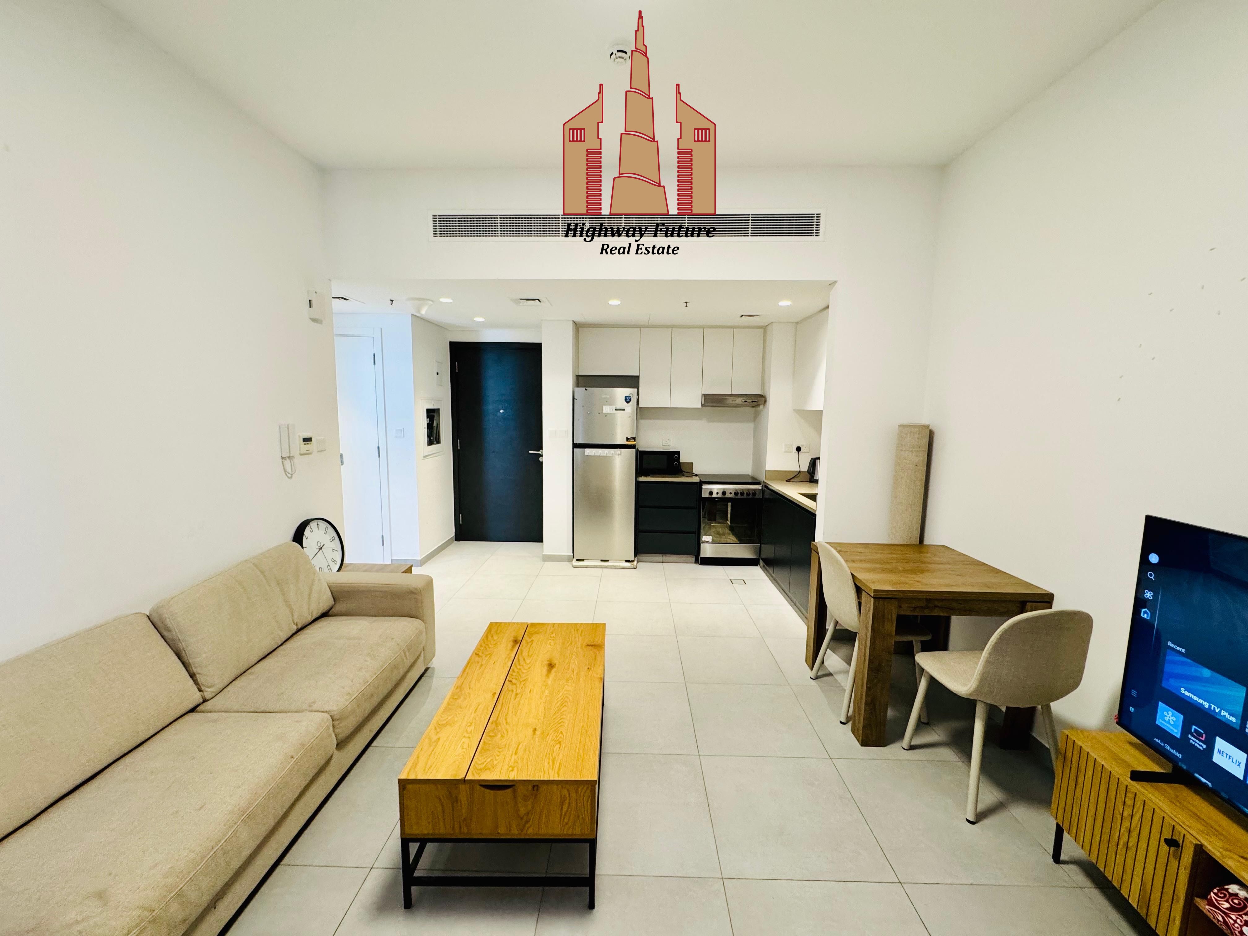 FULLY FURNISHED SPACIOUS UNIT|| READY TO MOVE