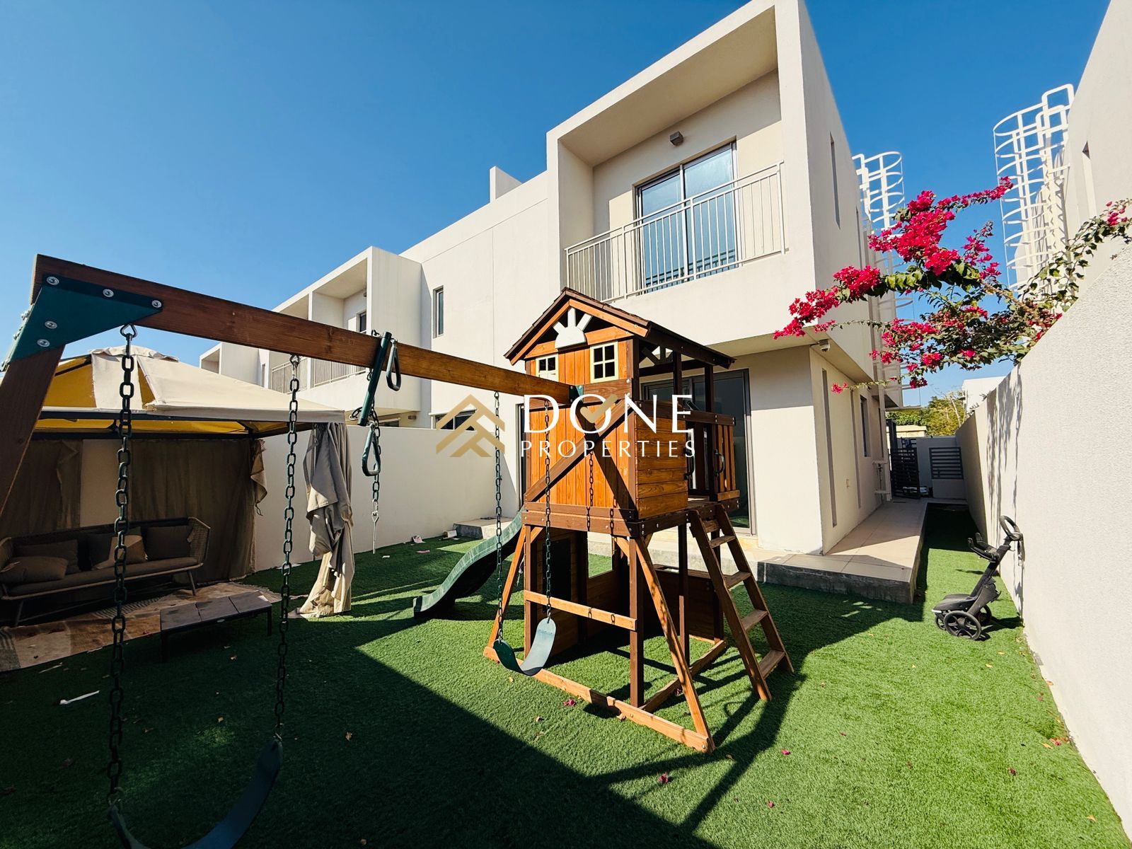 LUXURY 3BHK TOWNHOUSE CORNER WITH GARDEN GYM POOL 4cheaq payment