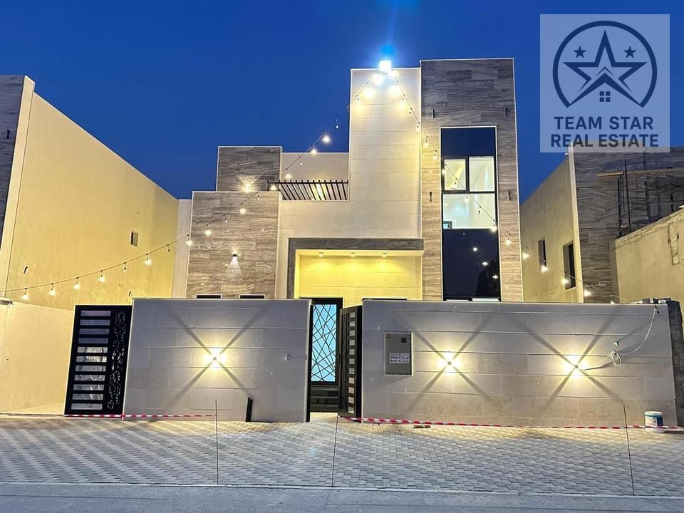 Large villa in a quiet area, close to all services and a mosque