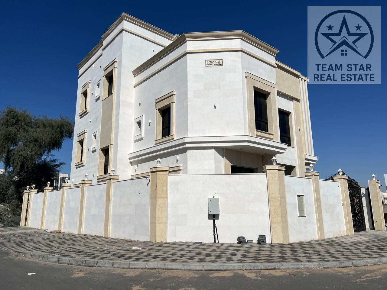 Bright & Spacious Corner Villa | 6BR | Best Price 115K