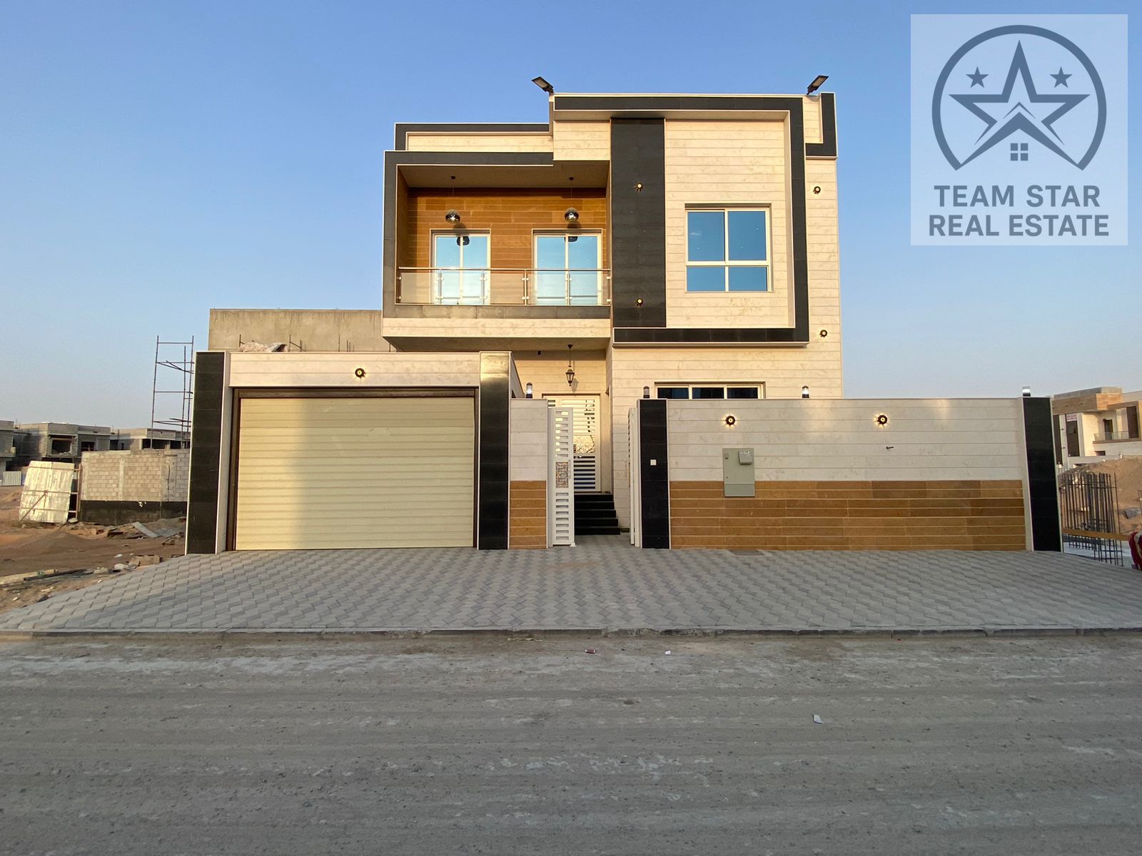 Ready to Move 5BR Villa | Prime Location | 110K