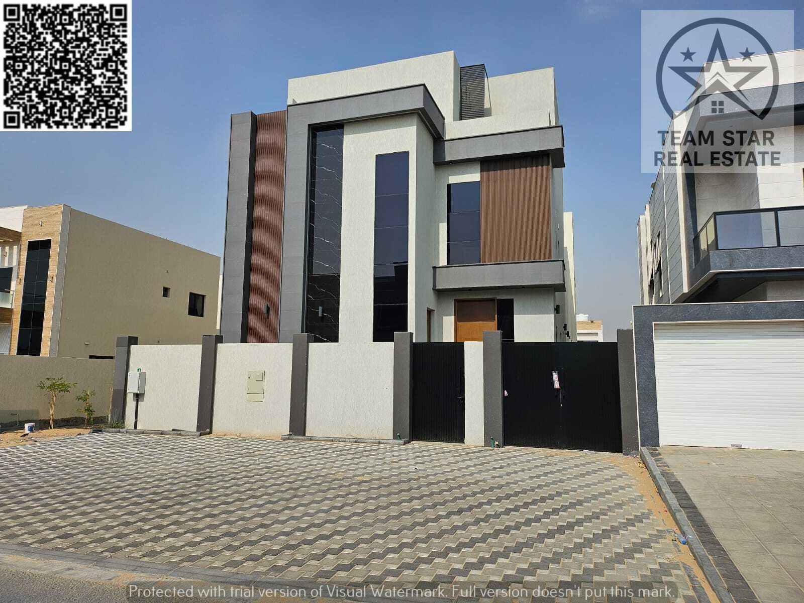 High-end finished villa, first occupancy, spacious rooms with built-in wardrobes, and a swimming pool.