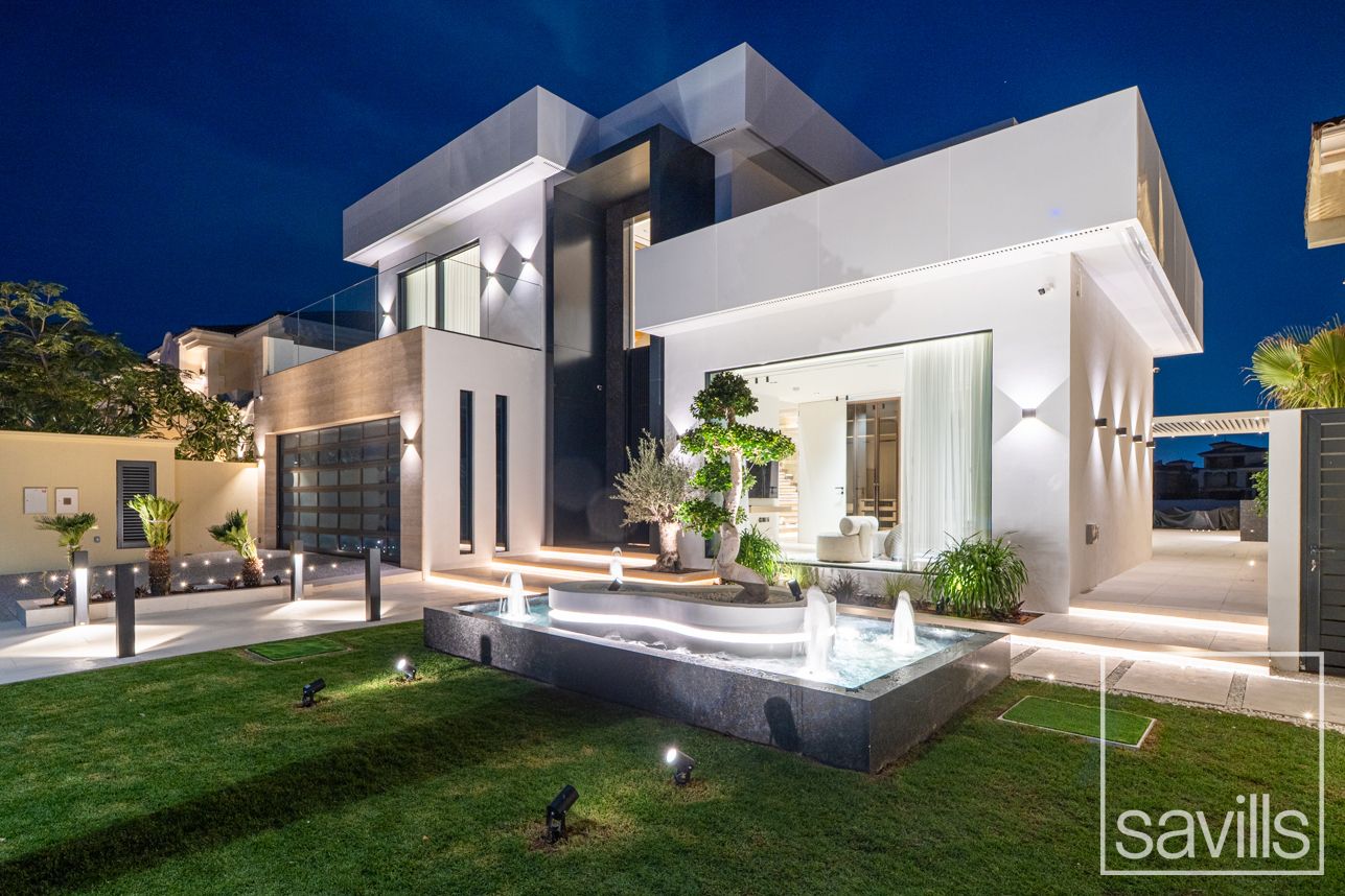 Upgraded and furnished villa | 5BR | Sea view