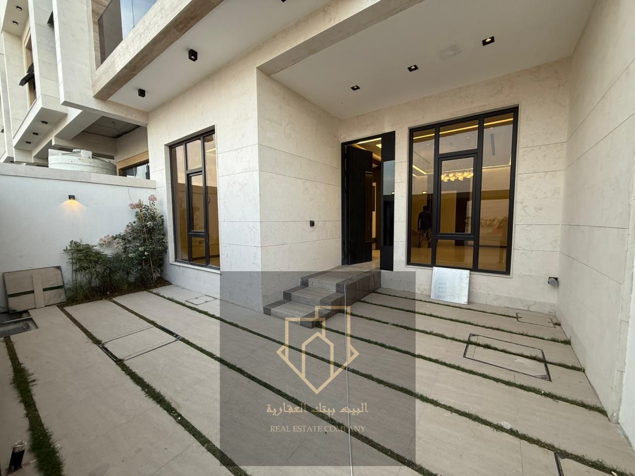 Prime location | Brand new building | High-quality finishes | Large space | Competitive price |