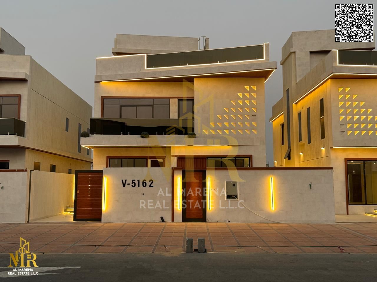 Modern villa for sale with private pool | Two floors + roof | Freehold for life | Fees included A unique opportunity to own a luxurious modern villa