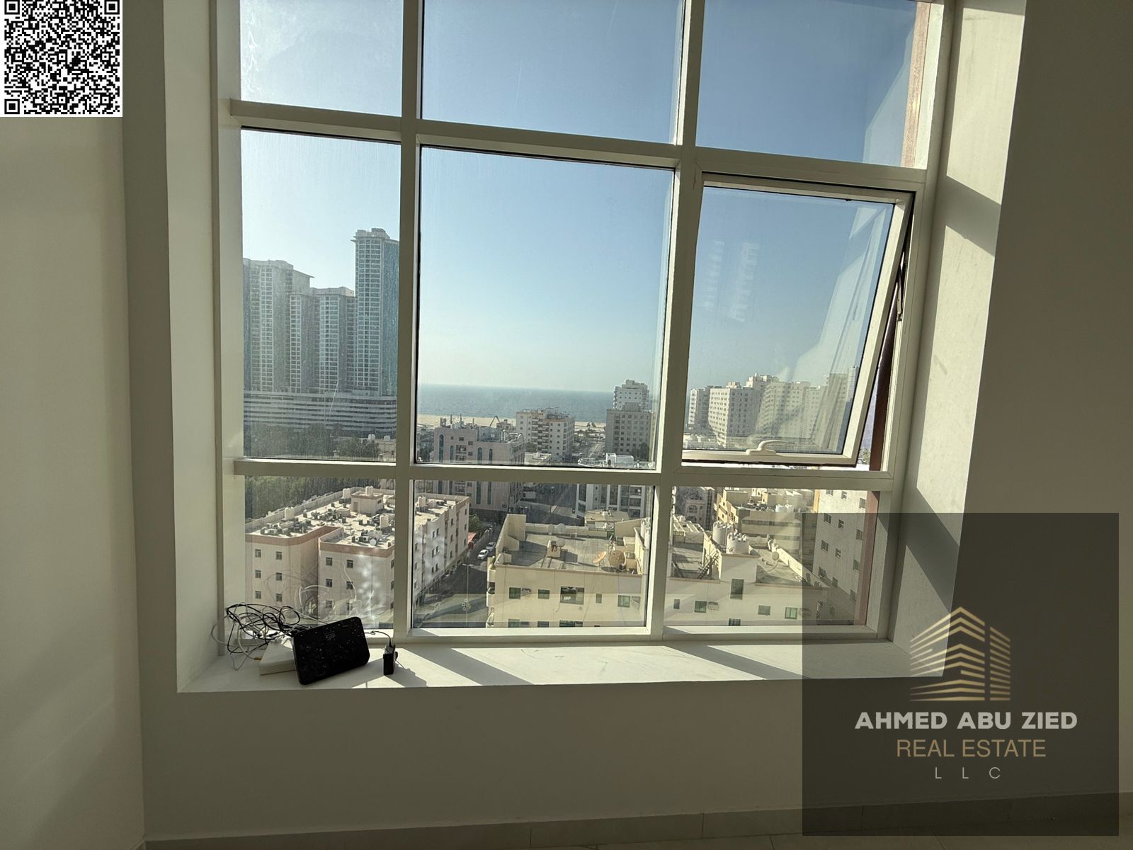 Largest and most beautiful three-bedroom apartment with a sea view available for annual rent - Parking - Second tenant - 3 bedrooms - 4 bathrooms - Sp