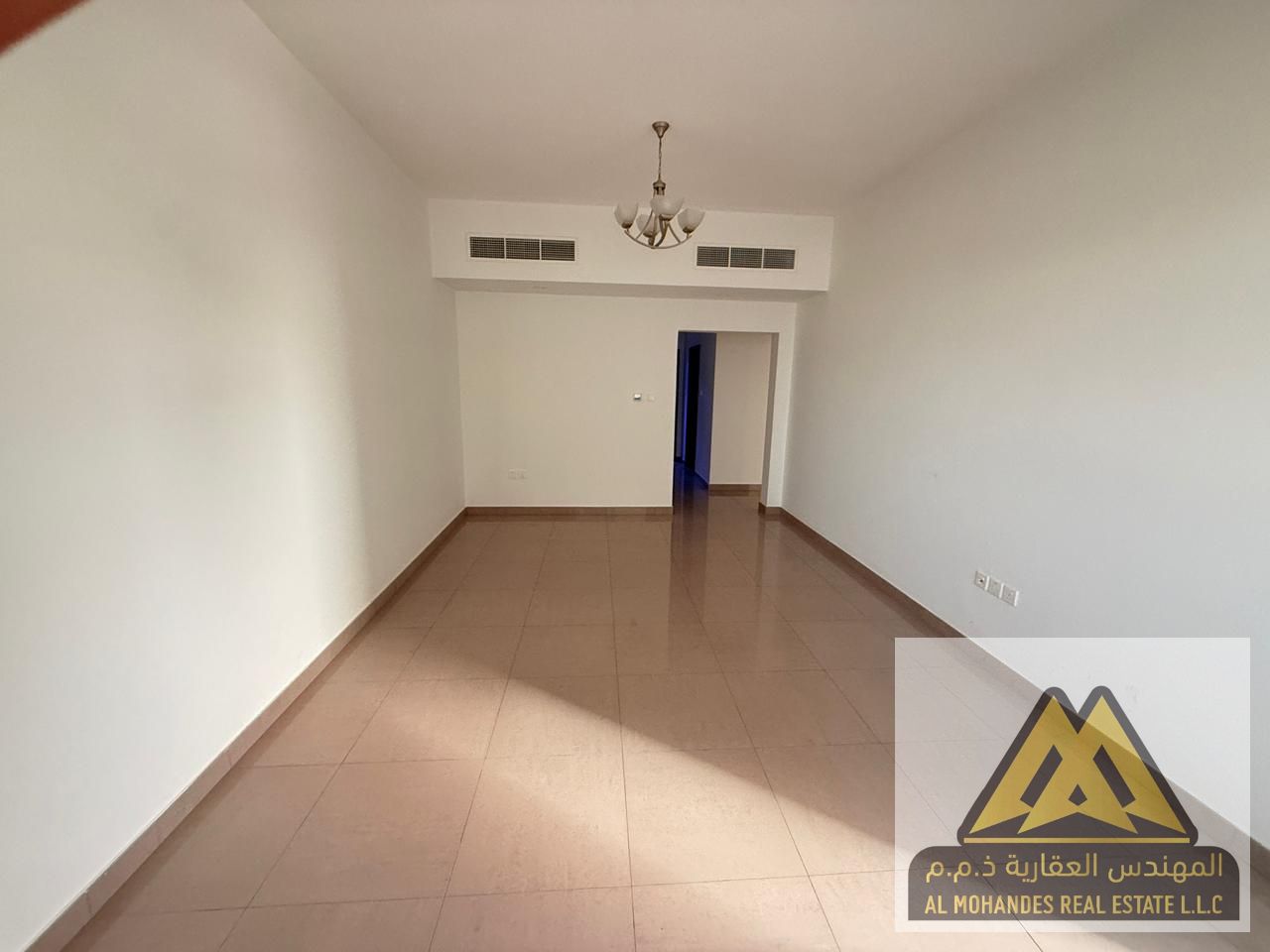 Luxury Family Residence in Al Rashidiya 1 - Close to Oasis Towers and Ramada Black
