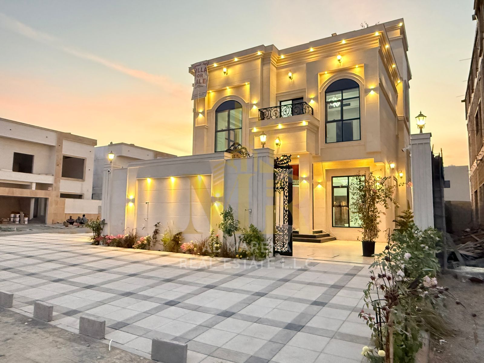 Devenez propriétaire des villas les plus luxueuses d'Ajman ! Villa de deux étages avec terrasse sur le toit et piscine, charges comprises (électricité