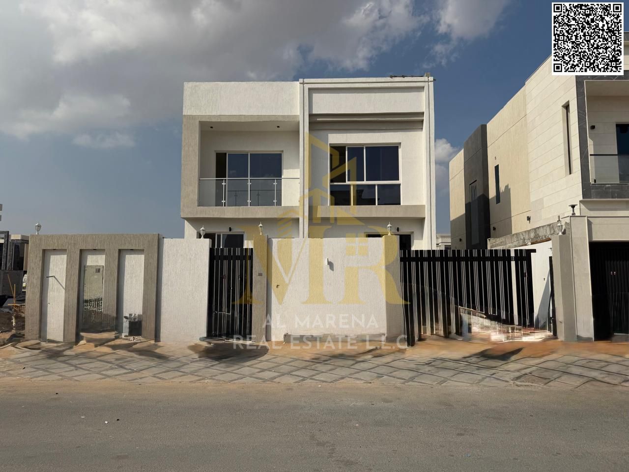 The price includes registration fees. This comfortable villa features 3 master bedrooms with built-in wardrobes and is strategically located near esse