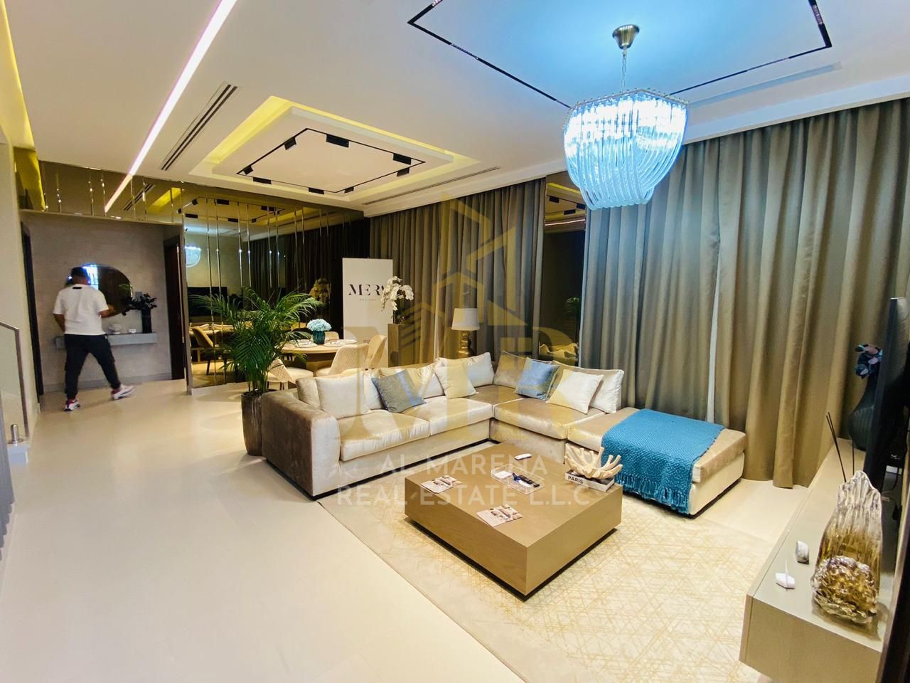 A fantastic opportunity to own a spacious, family-friendly villa in the Al Zahiyah area of Ajman. Featuring a practical design and comfortable space