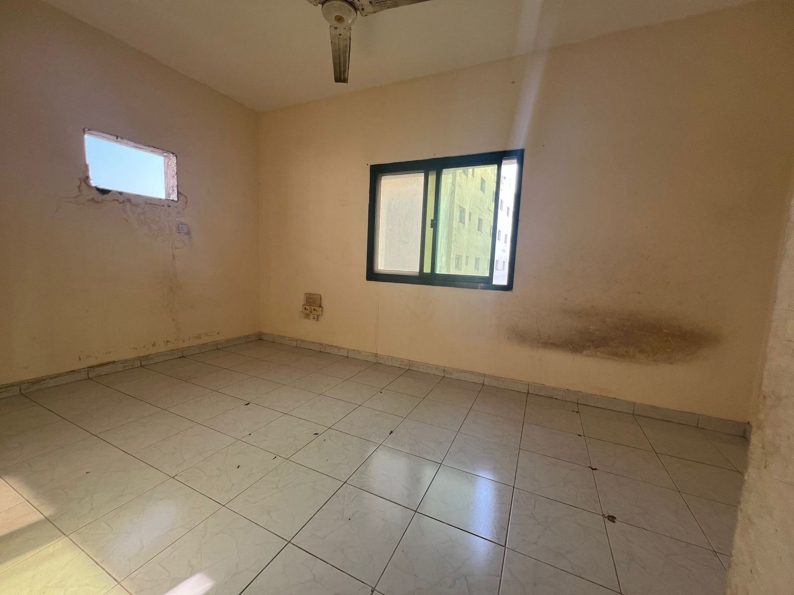 A spacious studio apartment for families only, with a separate kitchen, in a very clean building, and with payment facilities.