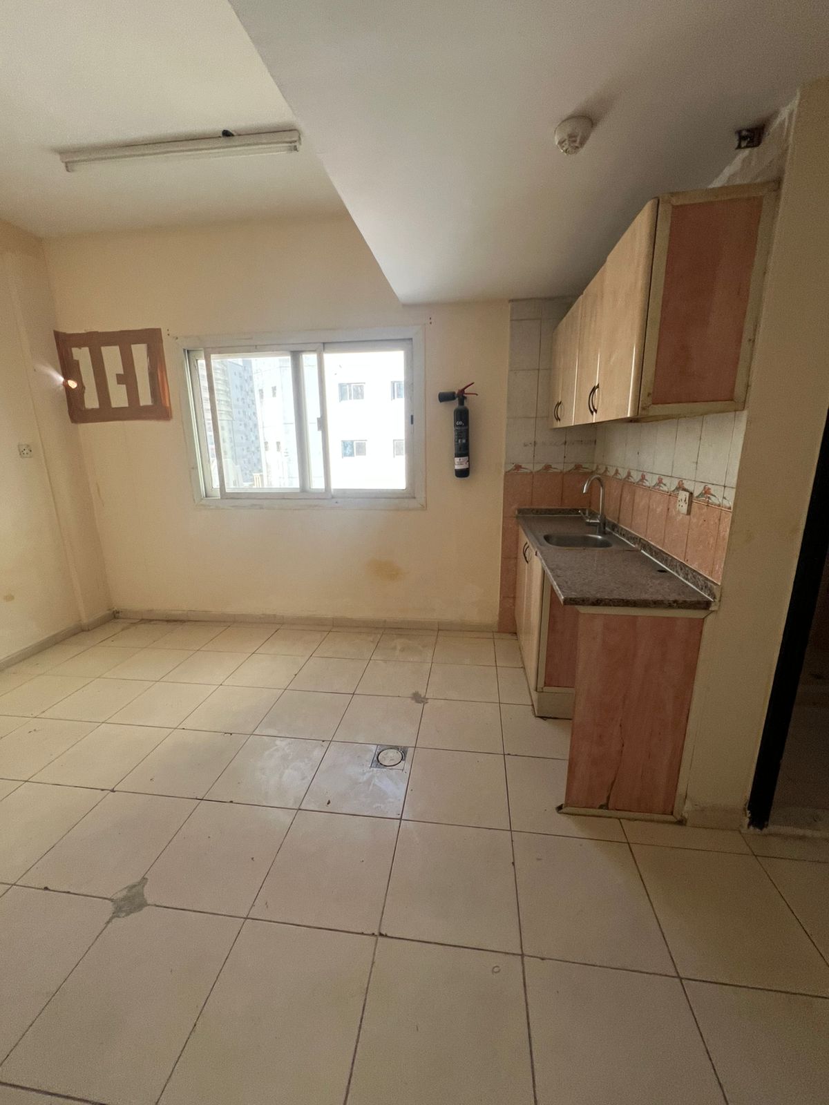 Studio in Al Naba’a in a vibrant location close to services and transportation, a quiet area suitable for family living.