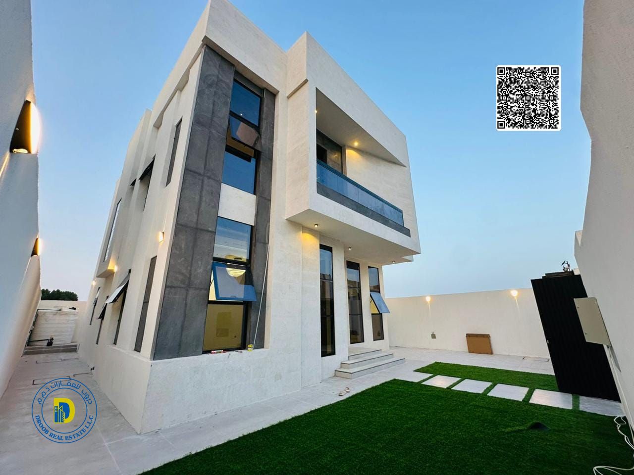 For sale in Al Zahia area, Ajman: Modern 5-bedroom villa with registration fees, super deluxe finishing, bank financing, freehold ownership.