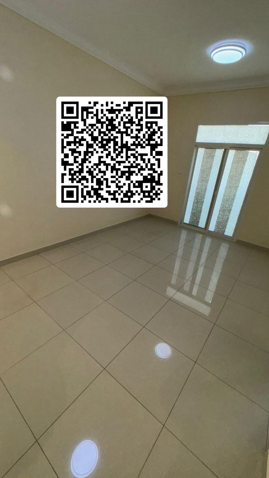 For rent: 2BR apartment with hall, 2 baths & balcony. High-end finishing & great location. Price 40k/Year. Perfect deal for you. Call now for viewing!