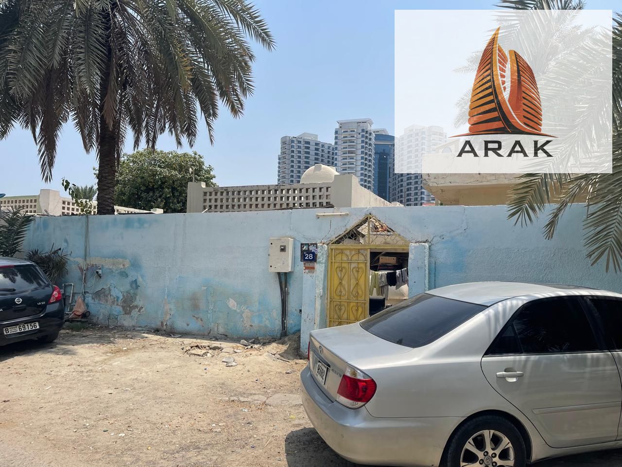 For sale directly from the owner, an Arabic house in Al Rashidiya located on a main street and side access road in a prime residential and investment