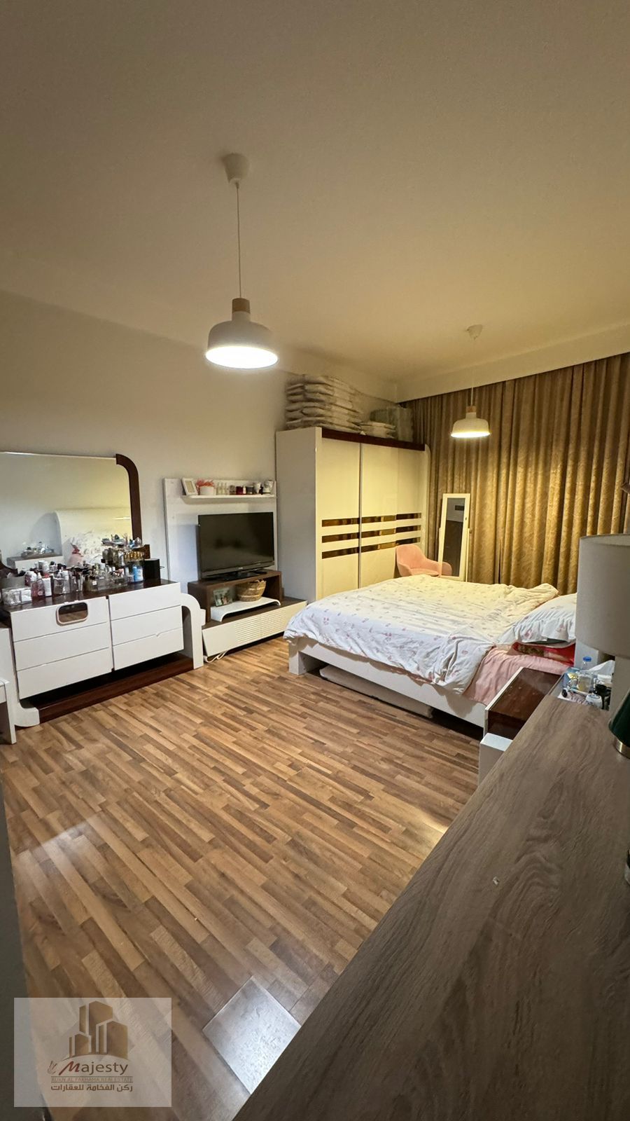 Apartment for sale in Blue Tower. The apartment has 3 master bedrooms and a large living room with a panoramic view of the Khan Sea.