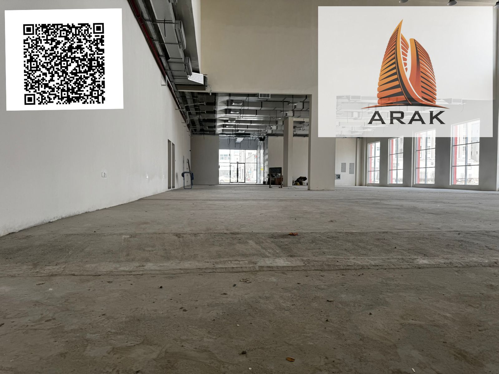 Premium commercial showroom available for rent in Al Jurf, Ajman, strategically located opposite Al Aqsa School and close to Al Mahkama Street, in a v
