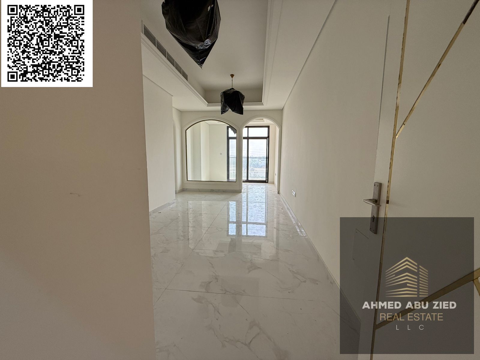 Luxury 3-bedroom apartment with a living room for annual rent in Al Tallah 2, Ajman. First occupancy. High-end finishes. 3 bathrooms. Balcony. Majlis.