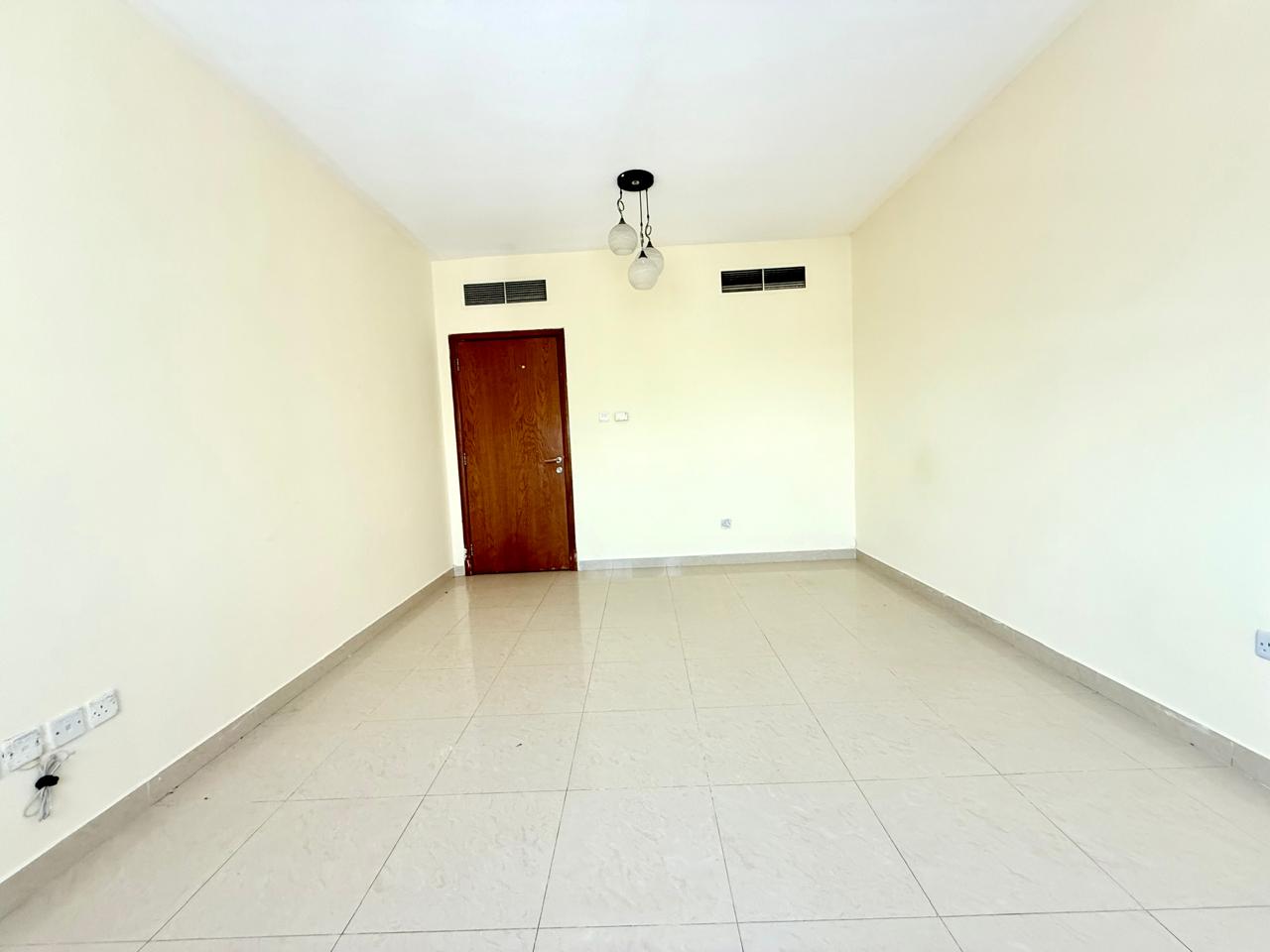 Luxury 1bhk 2 full washroom 1master bedroom parking free rent 42k 6cheque payment Near by Ansar mall only family