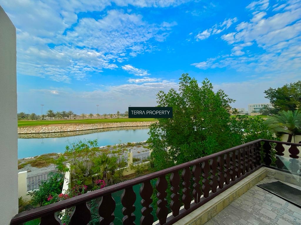 Spacious 4BR Townhouse | Lagoon View