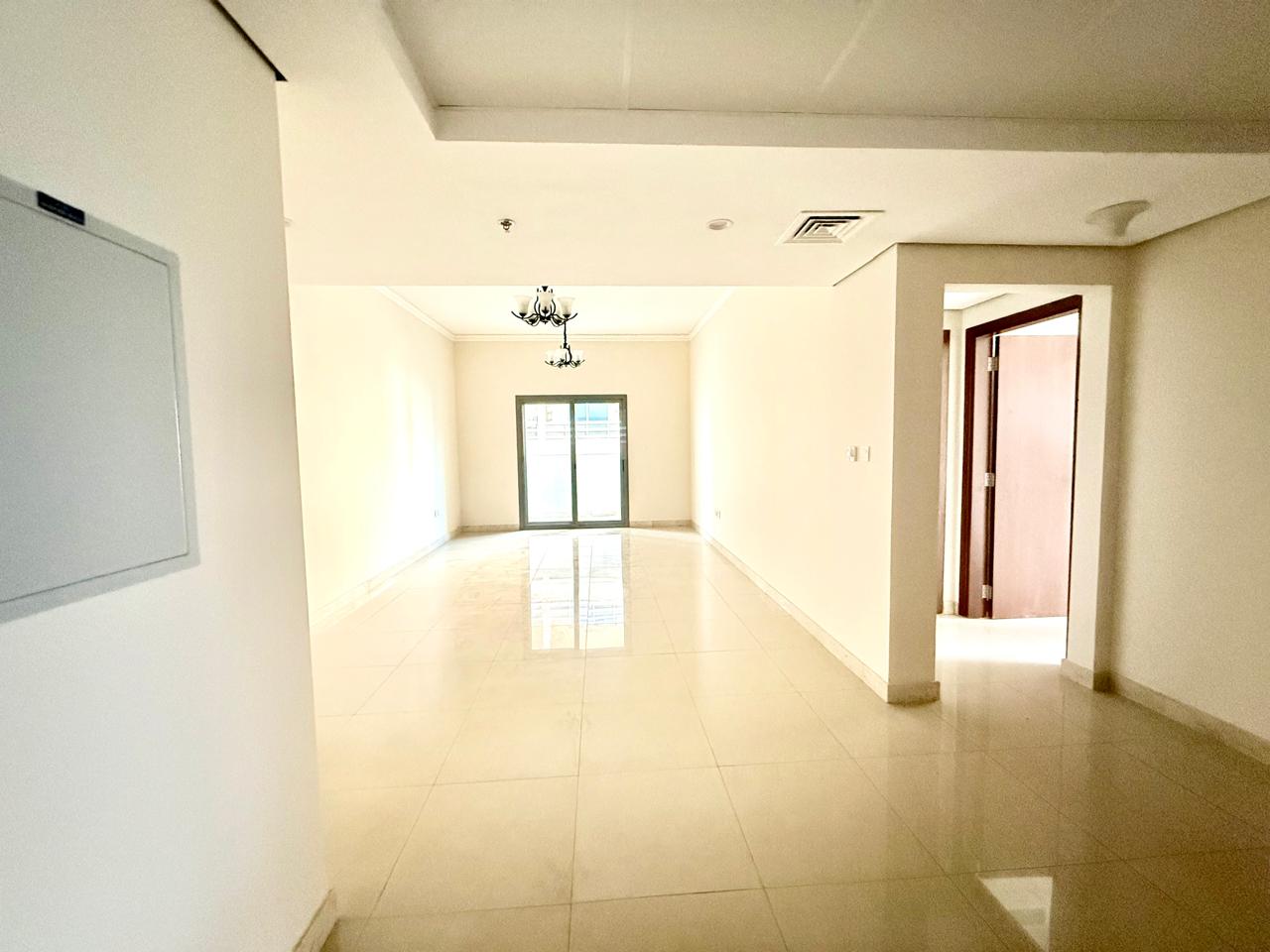 Luxury 2bhk chiller free Parking free 1 month free rent 67k 4cheque payment Only for family