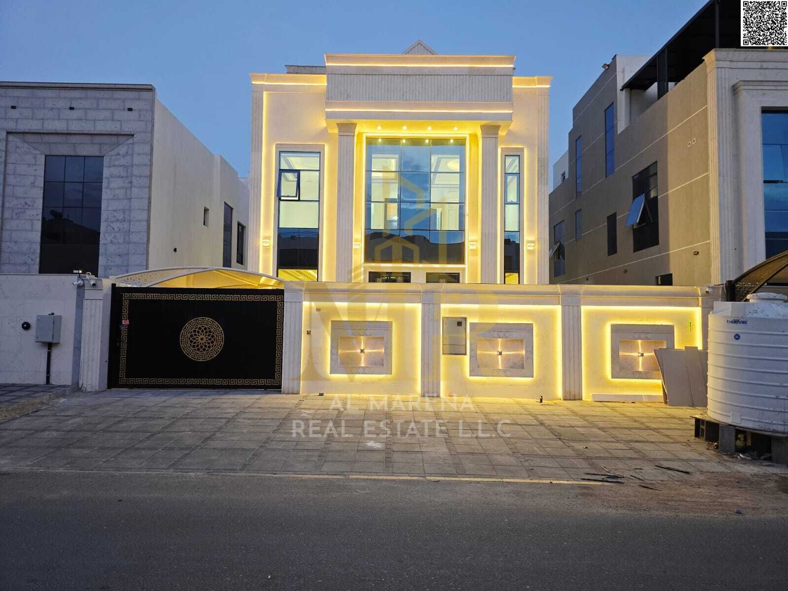Luxury villa in Al-Haliyo, 2 floors and a roof, 6 master bedrooms, 3800 sq ft, price includes air conditioning