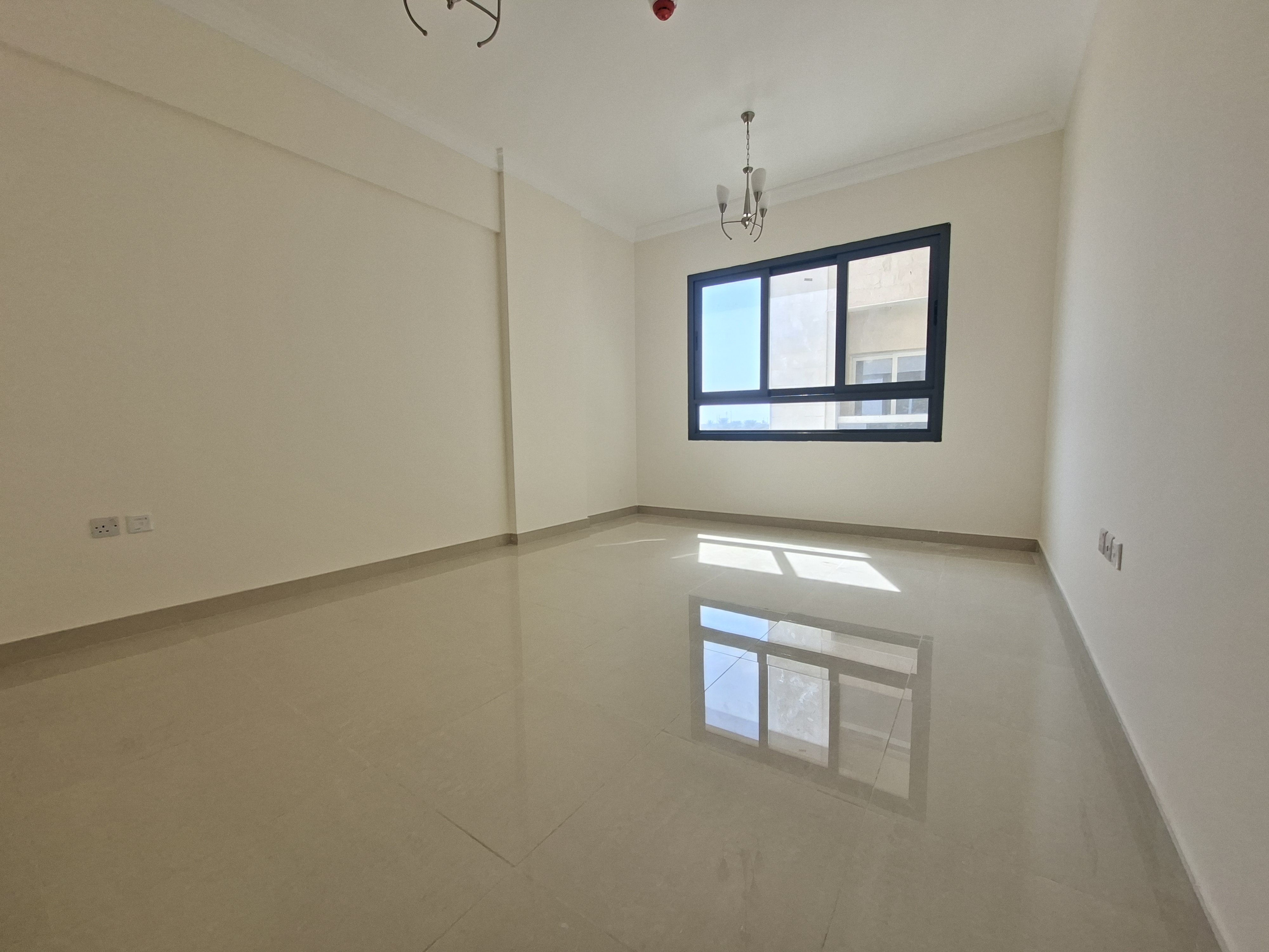 Brand new Very big luxury 1. bhk APARTMENT with balcony