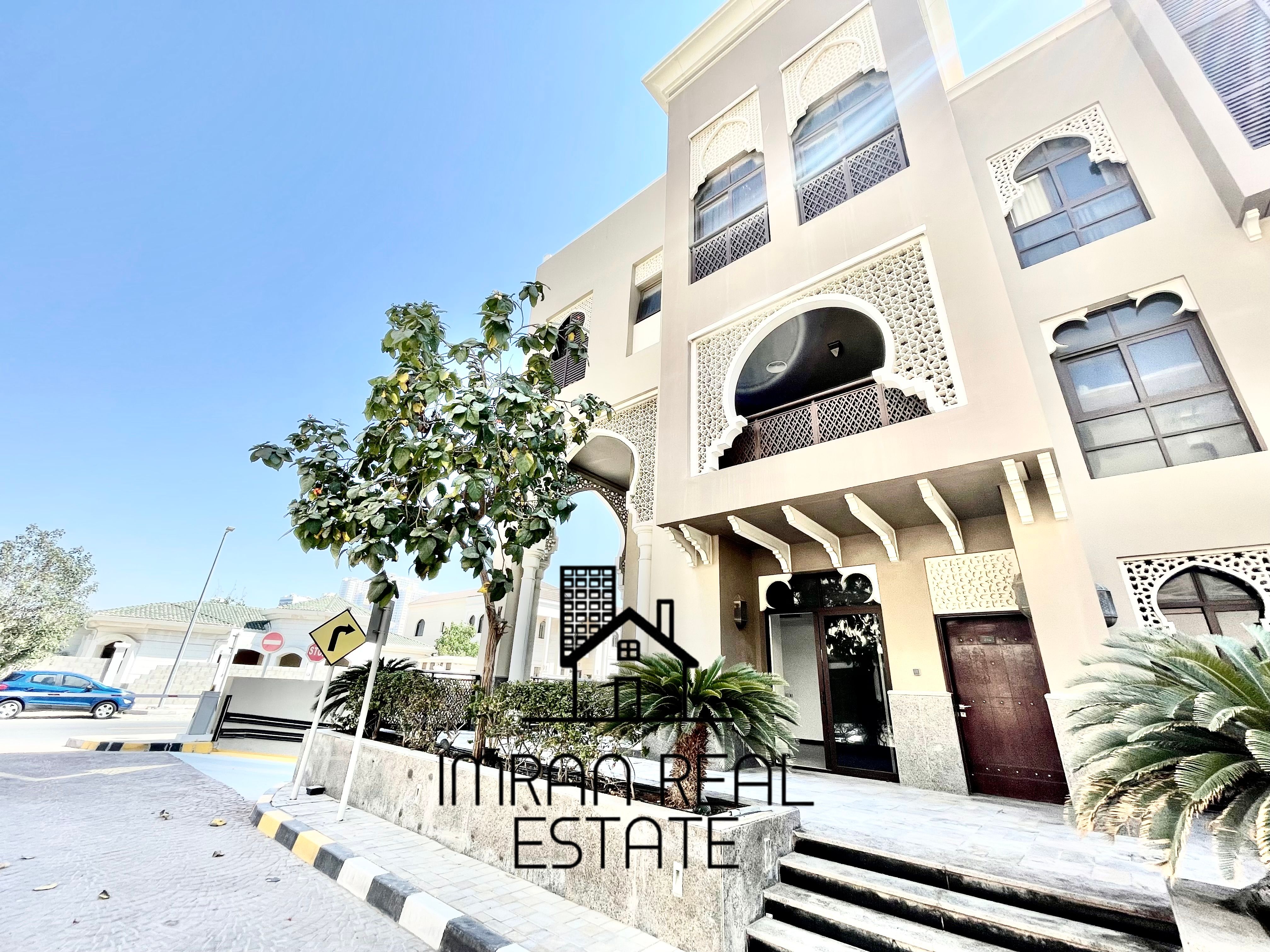 Corner Spacious 4BR Townhouse corniche Beach Seaview