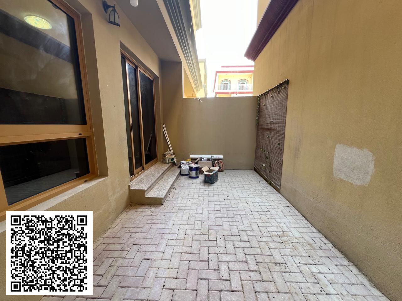luxury town house with open backyard 4 master bedrooms huge kitchen with storeroom