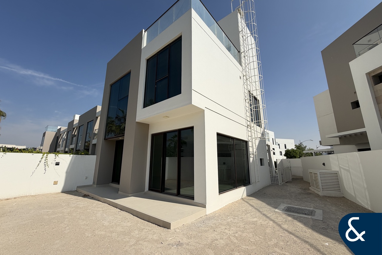 5 Bed + Games + Maid | Single Row | Vacant