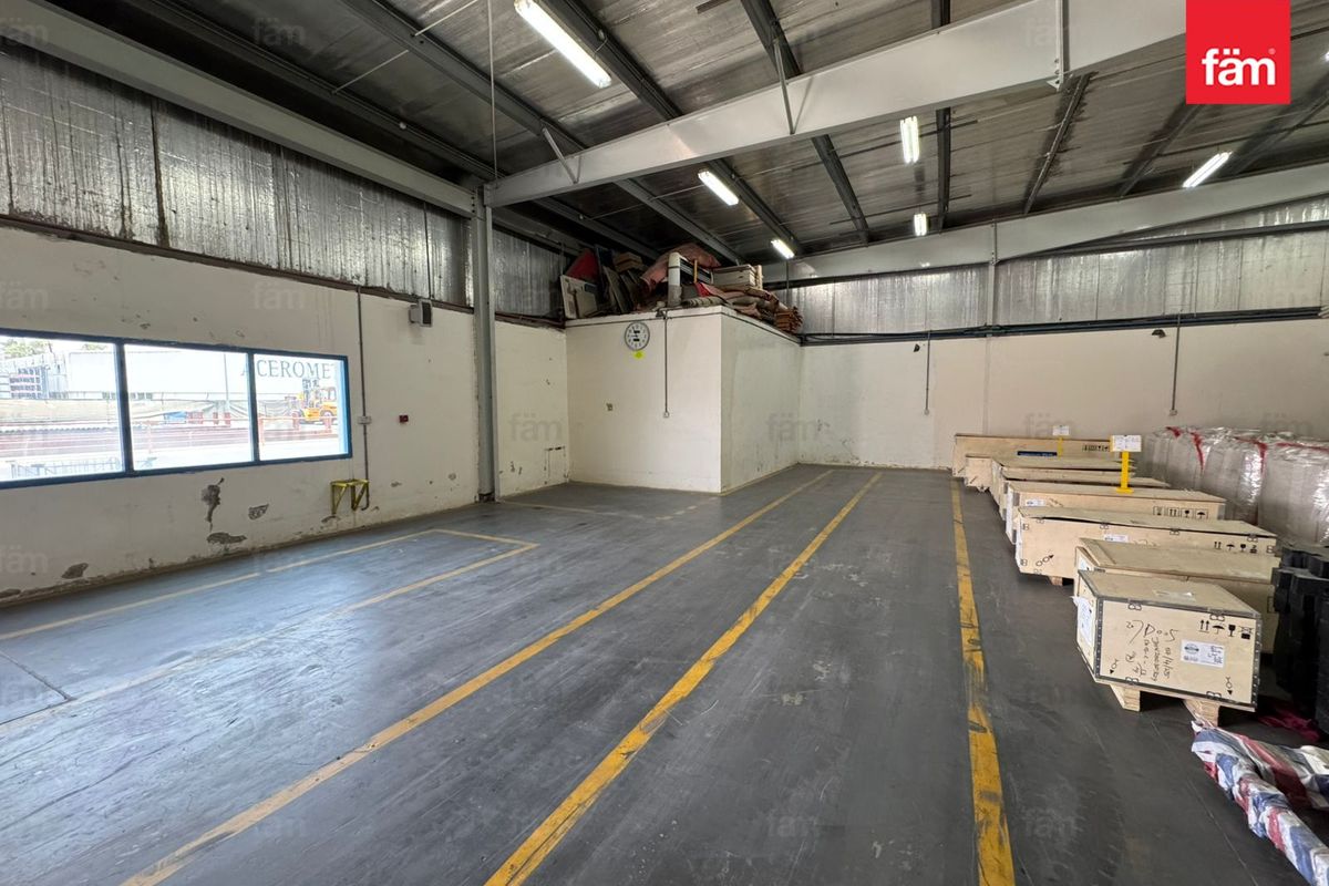 Prime Location | New | Easy Access | High Ceiling