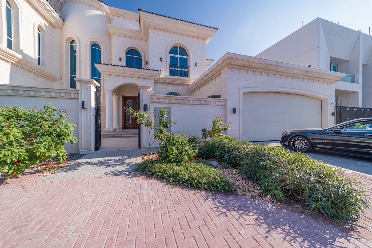 9 bedroom | Villas Al Wasl Dubai | R S V P