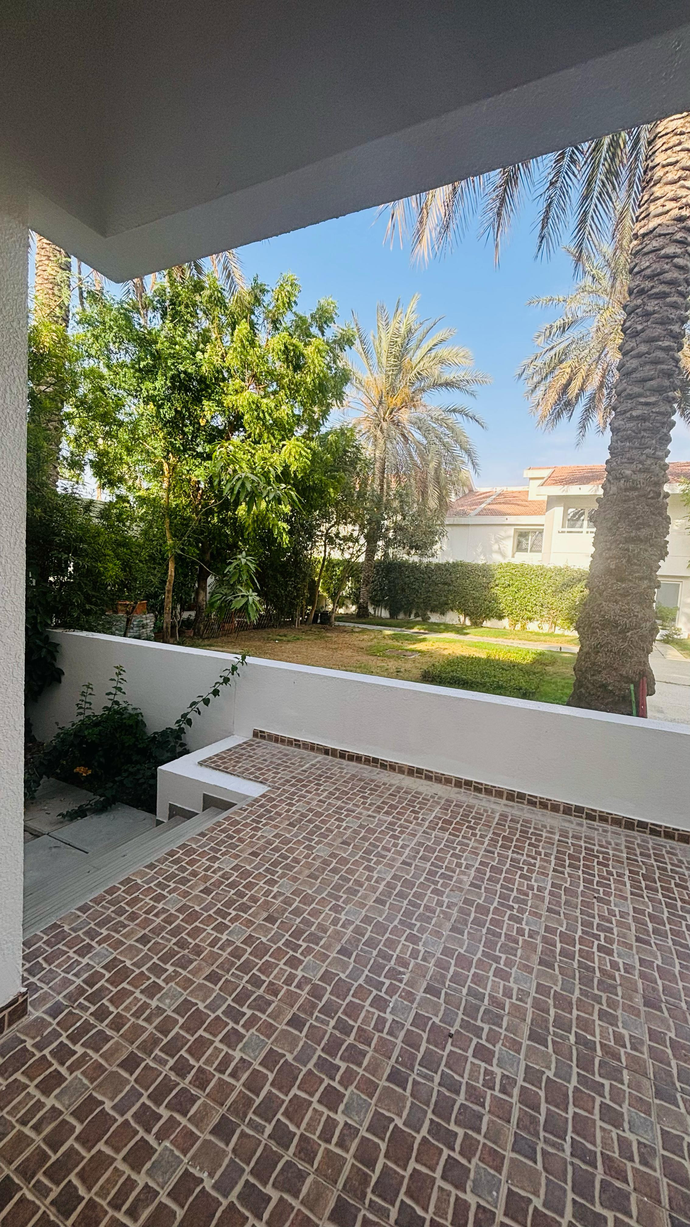 Friendly Deal 4 Bedrooms, Maids | Al Garhoud | Falcon Villa